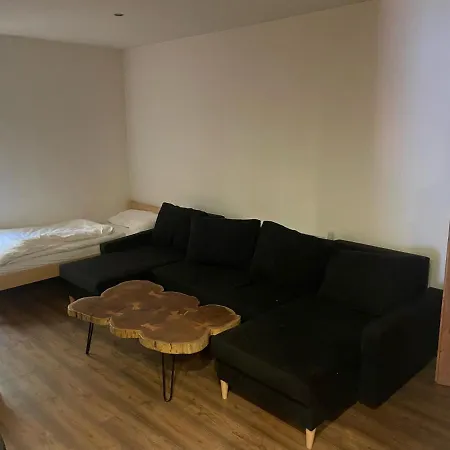 Milano S Vyrivkou A Terasou Kvakovce