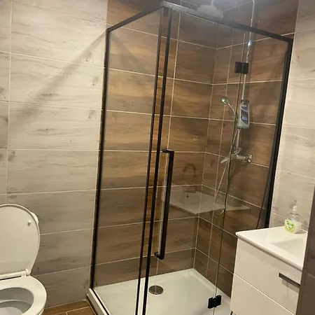 Milano S Vyrivkou A Terasou * Kvakovce