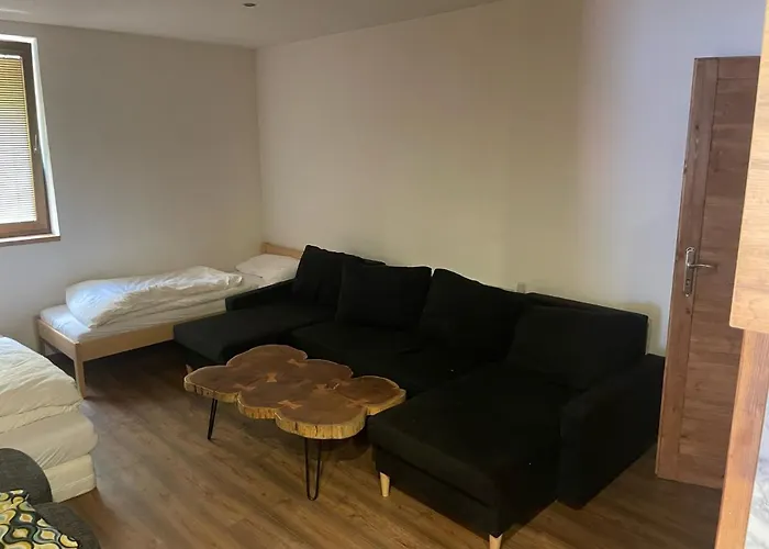 Milano S Vyrivkou A Terasou Kvakovce